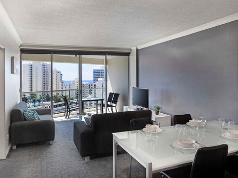 Mantra Towers of Chevron Surfers - Sunshine Coast Tourism 7