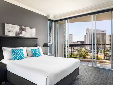 Mantra Towers of Chevron Surfers - Sunshine Coast Tourism 8