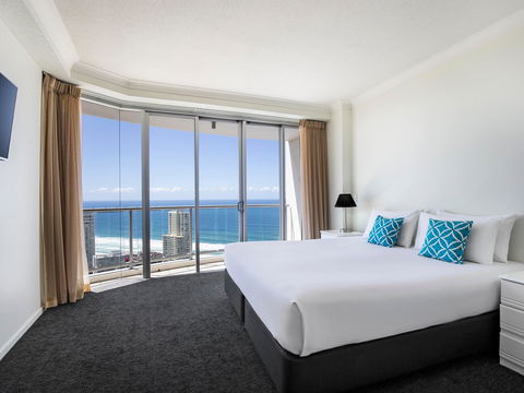 Mantra Towers of Chevron Surfers - Sunshine Coast Tourism 9