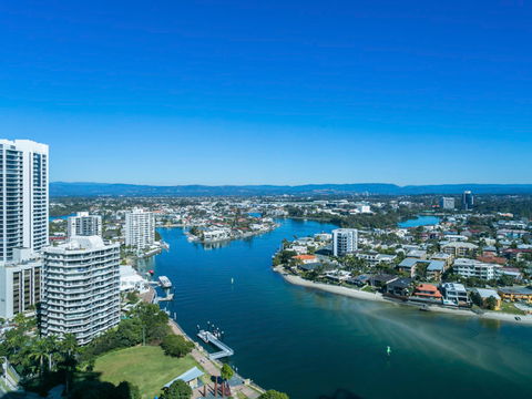 Mantra Towers of Chevron Surfers - Sunshine Coast Tourism 15