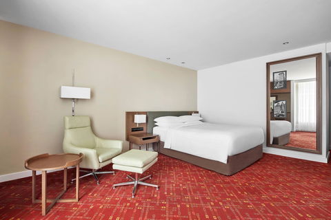 Melbourne Marriott Hotel - Sunshine Coast Tourism 4