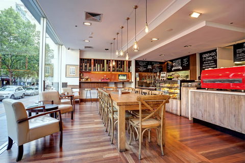Melbourne Marriott Hotel - Sunshine Coast Tourism 8