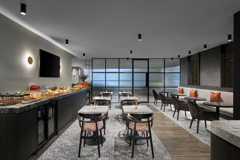 Melbourne Marriott Hotel - Sunshine Coast Tourism 16