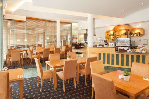 Melbourne Metropole Central - Sunshine Coast Tourism 9