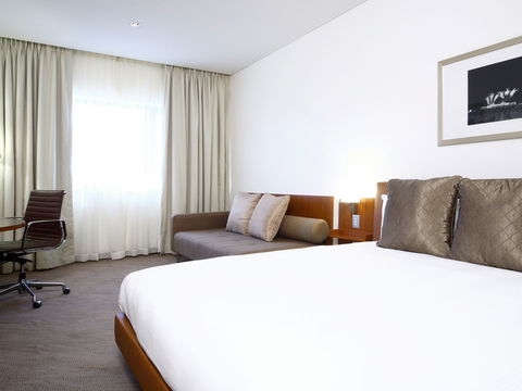 Novotel Canberra - Sunshine Coast Tourism 0