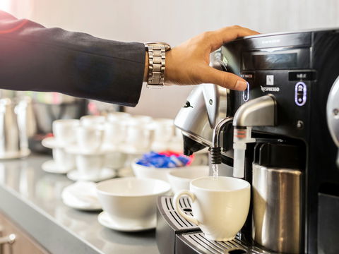 Novotel Canberra - Sunshine Coast Tourism 8
