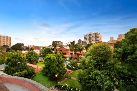 Comfort Apartments Royal Gardens - Holiday Sunshine Coast 2