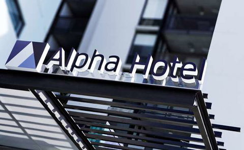 Alpha Mosaic Hotel - Sunshine Coast Tourism 2
