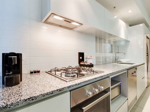 Alpha Mosaic Hotel - Sunshine Coast Tourism 17