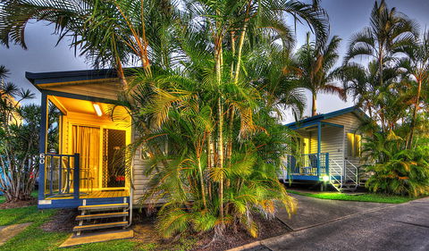 Alex Beach Cabins & Tourist Park - Holiday Sunshine Coast 0