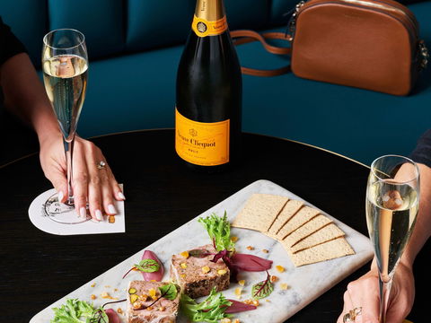 Swissotel Sydney - Sunshine Coast Tourism 13