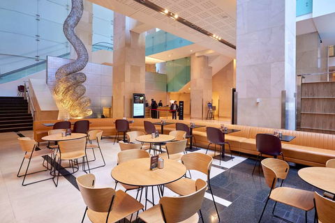 Hilton Sydney - Sunshine Coast Tourism 3