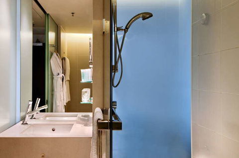 Hilton Sydney - Sunshine Coast Tourism 7