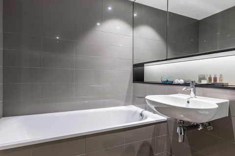 Fraser Suites Sydney - Sunshine Coast Tourism 5