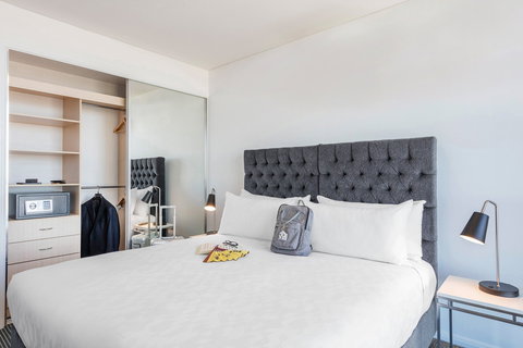 Meriton Suites Campbell Street - Holiday Sunshine Coast 6