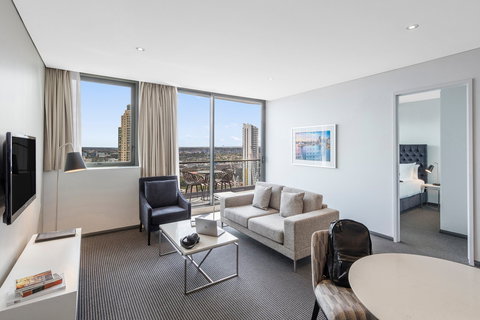 Meriton Suites Campbell Street - Holiday Sunshine Coast 9