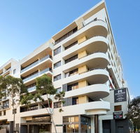 Meriton Suites Waterloo - Holiday Sunshine Coast