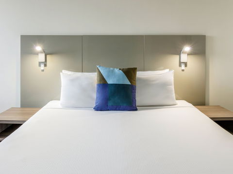 Novotel Sydney Central - Sunshine Coast Tourism 4