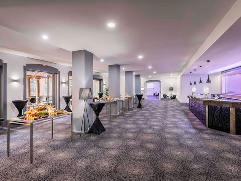 Novotel Sydney Central - Sunshine Coast Tourism 8