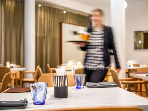Novotel Sydney Central - Sunshine Coast Tourism 9