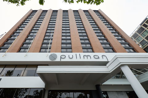 Pullman Melbourne on the Park - Sunshine Coast Tourism 0
