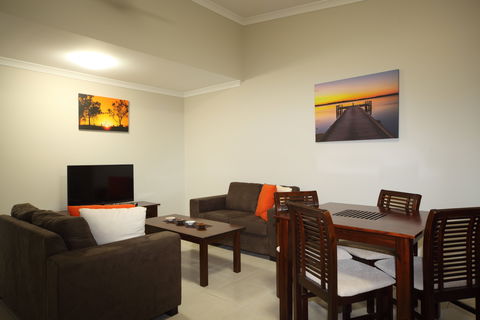 Direct Hotels - Villas On Rivergum - Sunshine Coast Tourism 0