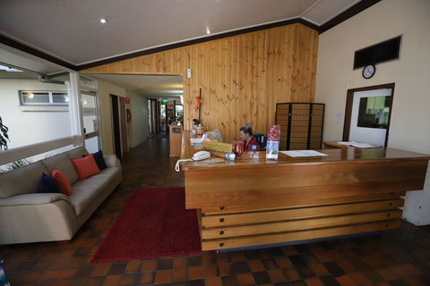 Emerald Central Hotel - Holiday Sunshine Coast 4