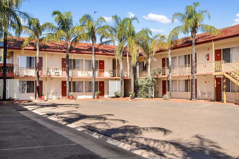 Econo Lodge Griffith Motor Inn - Holiday Sunshine Coast 2