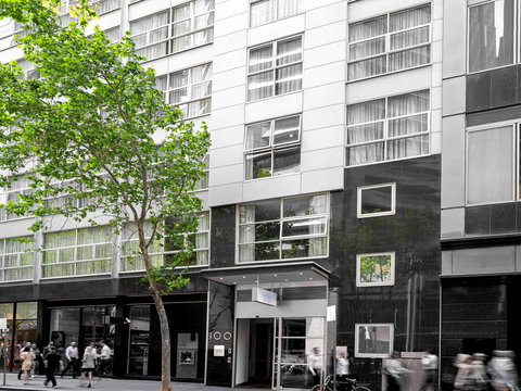 Mantra 100 Exhibition - Holiday Sunshine Coast 0