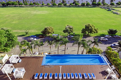 Crowne Plaza Perth - Holiday Sunshine Coast 2