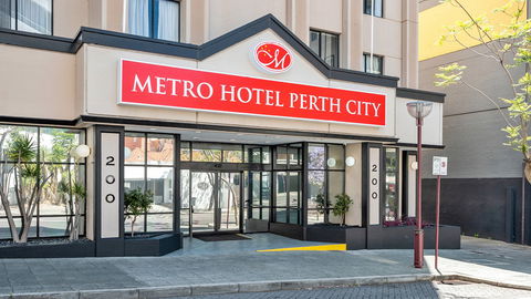 Metro Hotel Perth City - Holiday Sunshine Coast 0