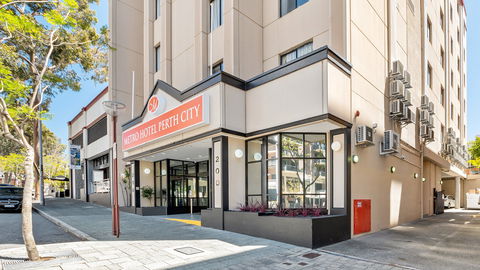 Metro Hotel Perth City - Holiday Sunshine Coast 1