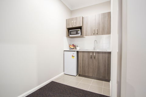 Harvest Lodge Motel - Sunshine Coast Tourism 2