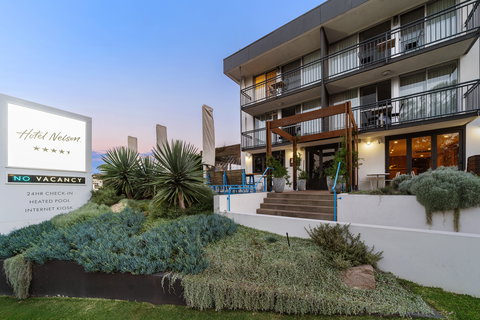 Hotel Nelson - Holiday Sunshine Coast 0