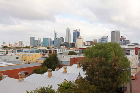 Zappeion Apartments - Holiday Sunshine Coast 0
