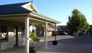 Country Gardens Motor Inn - Holiday Sunshine Coast 0