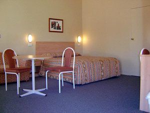Country Gardens Motor Inn - Holiday Sunshine Coast 2