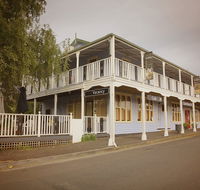 Mole Creek Guest House - Holiday Sunshine Coast