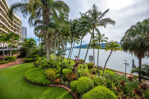 Hilton Cairns - Sunshine Coast Tourism 1