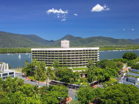 Hilton Cairns - Sunshine Coast Tourism 2