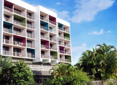 Cairns Plaza Hotel - Sunshine Coast Tourism 0