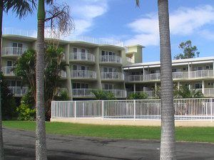 Cabarita Lake Apartments - Sunshine Coast Tourism 0