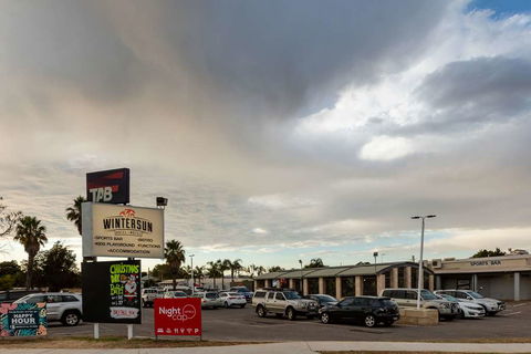 Wintersun Hotel - Sunshine Coast Tourism 0