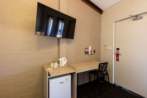 Wintersun Hotel - Sunshine Coast Tourism 1