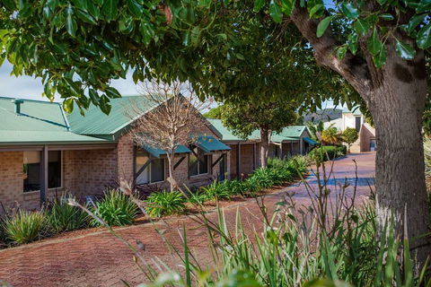 Quality Suites Banksia Gardens - Sunshine Coast Tourism 0