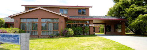 Golden Grain Motor Inn - Sunshine Coast Tourism 0