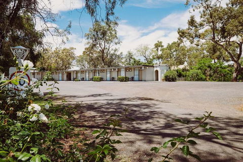 Artesian Spa Motor Inn - Holiday Sunshine Coast 1
