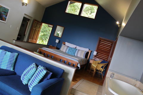 Mountain Edge Studios - Holiday Sunshine Coast 1