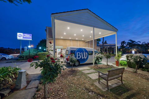 Best Western Airport Motel & Conv Ctr - Sunshine Coast Tourism 2