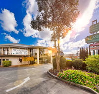 Quality Hotel Melbourne Airport - Holiday Sunshine Coast